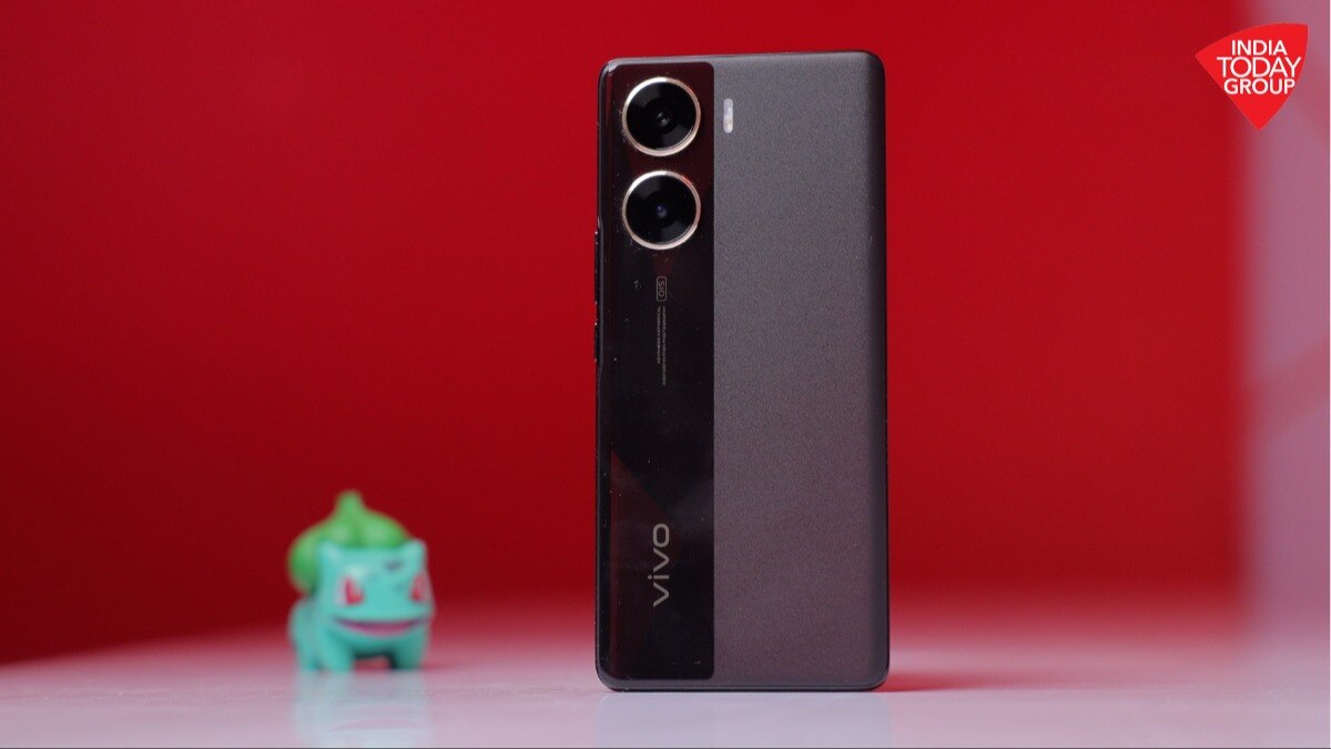 Vivo V29e: 3 reasons to buy and 2 reasons to avoid