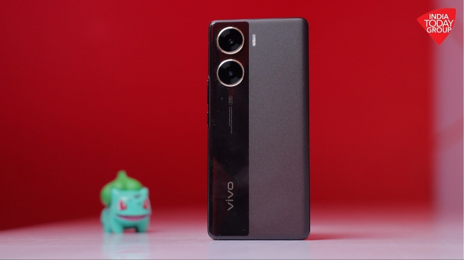 Vivo V29e: 3 reasons to buy and 2 reasons to avoid Vivo V29e: 3 reasons to buy and 2 reasons to avoid