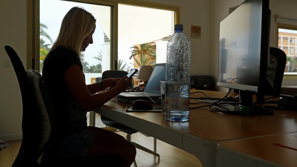 Millennials prefer working remotely Millennials prefer working remotely