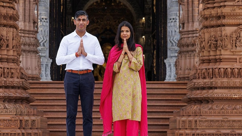 Rishi Sunak and Akshata Murty spent around an hour at the temple premises and Sunak visited every statue personally Rishi Sunak and Akshata Murty spent around an hour at the temple premises and Sunak visited every statue personally