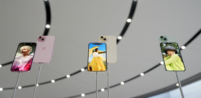 One Weibo post alleges that India-made iPhone 15 units are being diverted to China after facing rejection in Europe due to quality issues. One Weibo post alleges that India-made iPhone 15 units are being diverted to China after facing rejection in Europe due to quality issues.