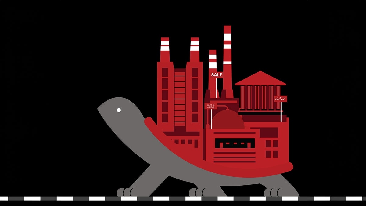 Despite efforts, the government's disinvestment agenda has had mixed success with minority share sales taking precedence and strategic disinvestment remaining on the back burner Despite efforts, the government's disinvestment agenda has had mixed success with minority share sales taking precedence and strategic disinvestment remaining on the back burner