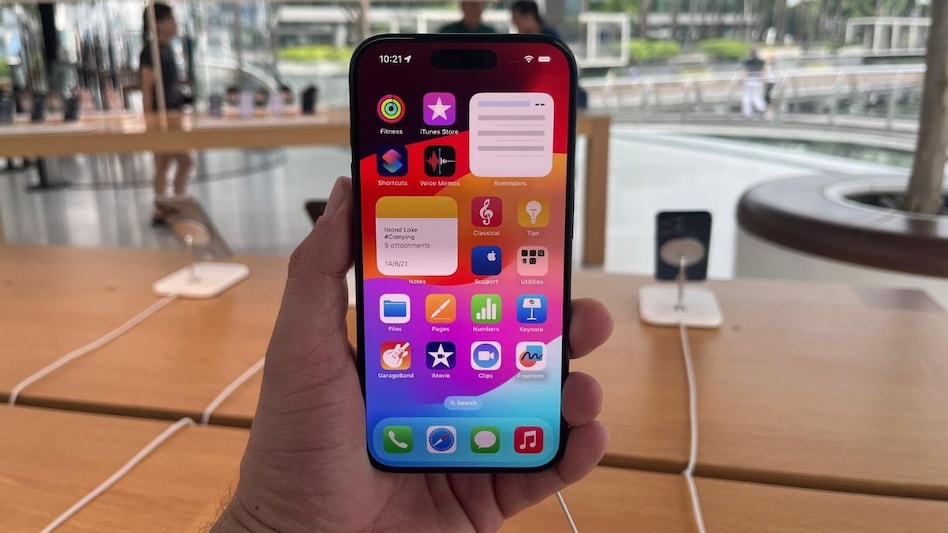 Apple iPhone 15 Pro and Pro Max feel the heat as many users complain about the issue Apple iPhone 15 Pro and Pro Max feel the heat as many users complain about the issue