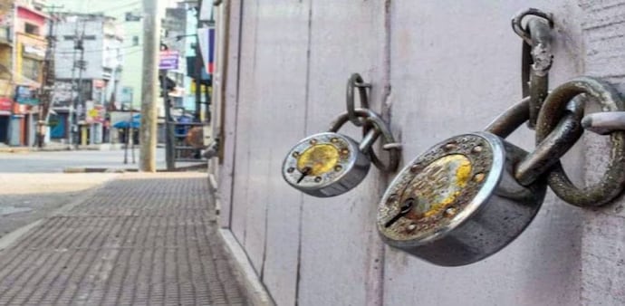 Bengaluru Bandh news: Around 7-10 lakh vehicles including autos, taxis, airport taxis, maxi cabs, goods vehicles, school vehicles will go off the roads. Bengaluru Bandh news: Around 7-10 lakh vehicles including autos, taxis, airport taxis, maxi cabs, goods vehicles, school vehicles will go off the roads.