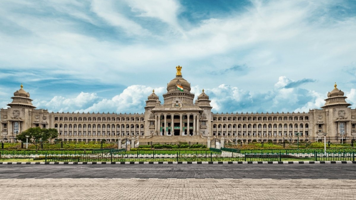 Small-time vendors, gig workers impacted by Bengaluru bandh as white collar employees resort to remote work Small-time vendors, gig workers impacted by Bengaluru bandh as white collar employees resort to remote work