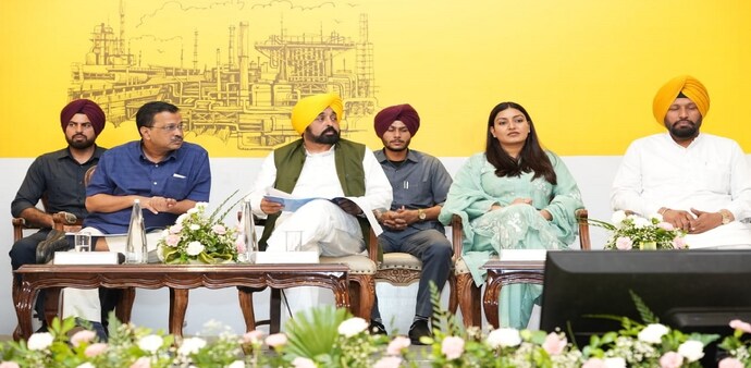 ‘Sarkar Sanatkar Milni’: Industrialists commend Punjab CM's initiative in Jalandhar ‘Sarkar Sanatkar Milni’: Industrialists commend Punjab CM's initiative in Jalandhar