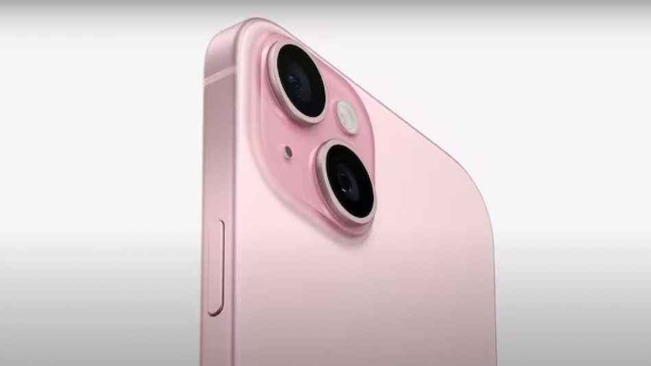 The iPhone 15 and iPhone 15 Plus are available for purchase on the Blinkit platform The iPhone 15 and iPhone 15 Plus are available for purchase on the Blinkit platform