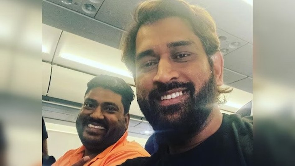 Sinha was overjoyed to meet his idol, and the two of them chatted for over two hours during the flight. Sinha was overjoyed to meet his idol, and the two of them chatted for over two hours during the flight.