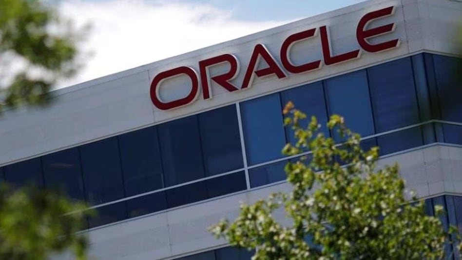 Oracle believes there should be an internet of clouds; clouds should be interconnected Oracle believes there should be an internet of clouds; clouds should be interconnected