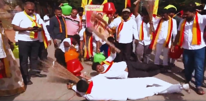 The southern state of Karnataka is witnessing a day long state-wise bandh today The southern state of Karnataka is witnessing a day long state-wise bandh today
