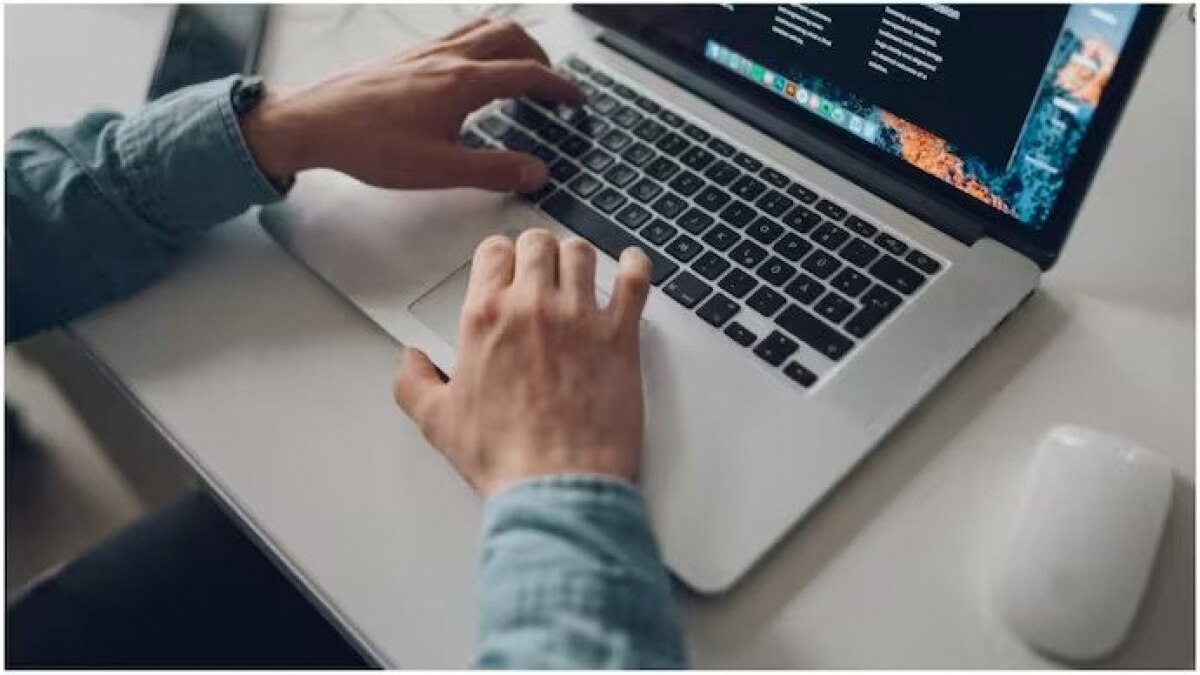 Ayush accepted an internship as a Frontend Engineer at the Bengaluru-based startup, Dukaan. Ayush accepted an internship as a Frontend Engineer at the Bengaluru-based startup, Dukaan.