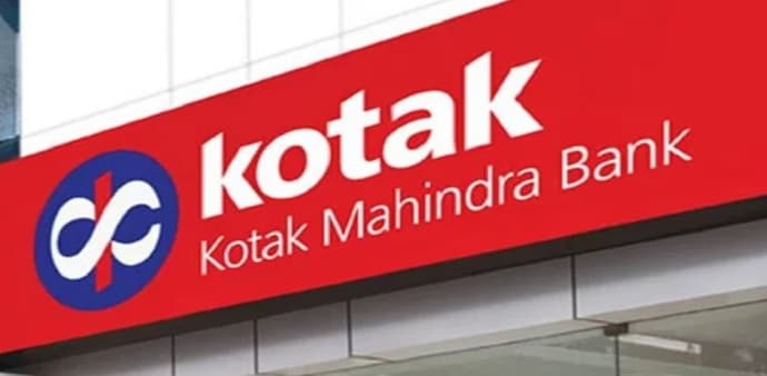 Shanti Ekambaram and KVS Manian are the internal candidates who are in fray for the top position at the private bank Shanti Ekambaram and KVS Manian are the internal candidates who are in fray for the top position at the private bank