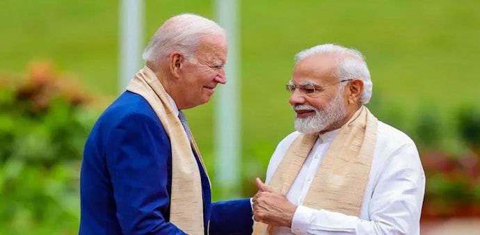 PM Narendra Modi and US President Joe Biden at Raj Ghat during the G20 Summit. PM Narendra Modi and US President Joe Biden at Raj Ghat during the G20 Summit.
