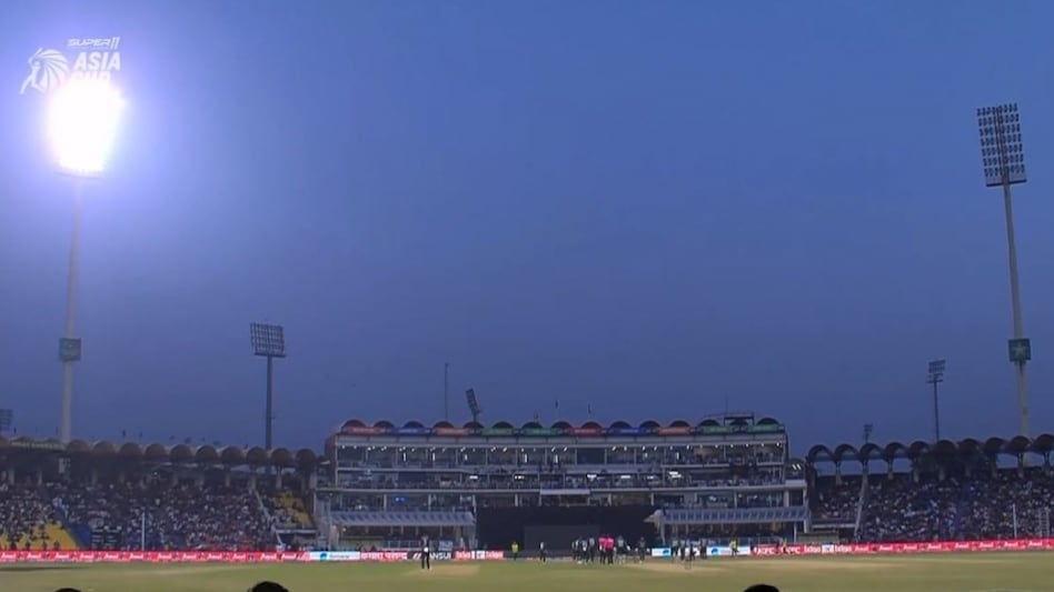 Asia Cup 2023: Floodlight failure at Lahore's Gaddafi Stadium in Pakistan Asia Cup 2023: Floodlight failure at Lahore's Gaddafi Stadium in Pakistan
