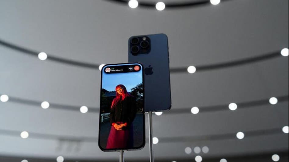 iPhone 15 Pro iPhone 15 Pro