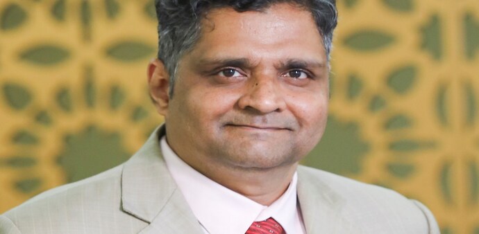 Srivatsa, who has been with UTI AMC since 2002, said a sustained rise in oil prices could hurt inflation and, more importantly, balance of payments and fiscal subsidies. Srivatsa, who has been with UTI AMC since 2002, said a sustained rise in oil prices could hurt inflation and, more importantly, balance of payments and fiscal subsidies.