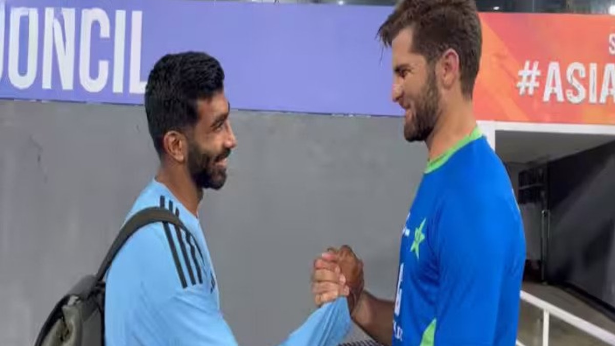 WATCH: Shaheen Afridi congratulates Jasprit Bumrah on becoming a father, video goes viral