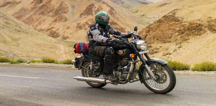 The outgoing version of the Bullet 350 The outgoing version of the Bullet 350