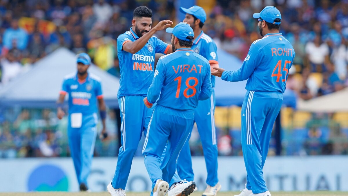 'Take a bow': Netizens hail Mohammad Siraj as he 'destroys' Sri Lanka in Asia Cup final