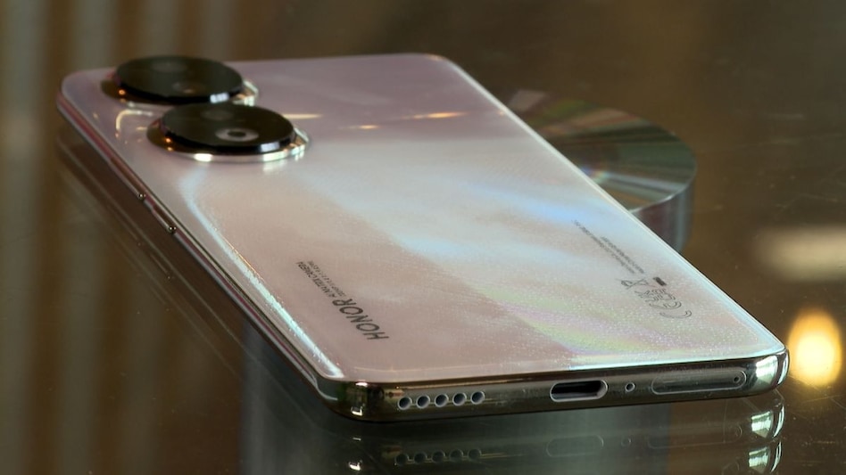 Honor 90 is launched in India at a starting price of Rs 37,999 Honor 90 is launched in India at a starting price of Rs 37,999