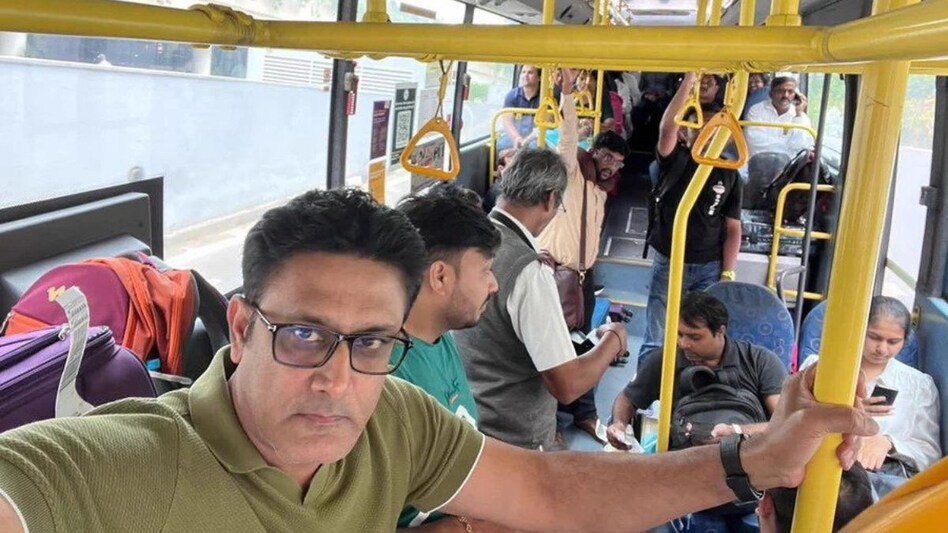 Anil Kumble used BMTC bus to reach his home in Bengaluru from the airport Anil Kumble used BMTC bus to reach his home in Bengaluru from the airport