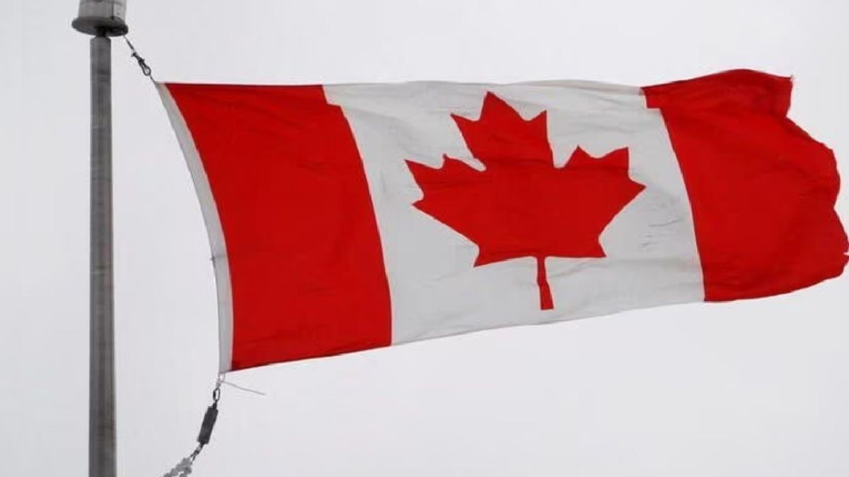 Canada features among the top 10 countries in terms of assets held by the foreign portfolio participants or FPIs. Canada features among the top 10 countries in terms of assets held by the foreign portfolio participants or FPIs.