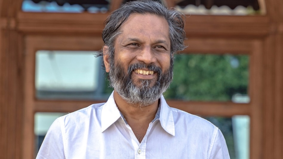 Sridhar Vembu is the CEO of Zoho Sridhar Vembu is the CEO of Zoho
