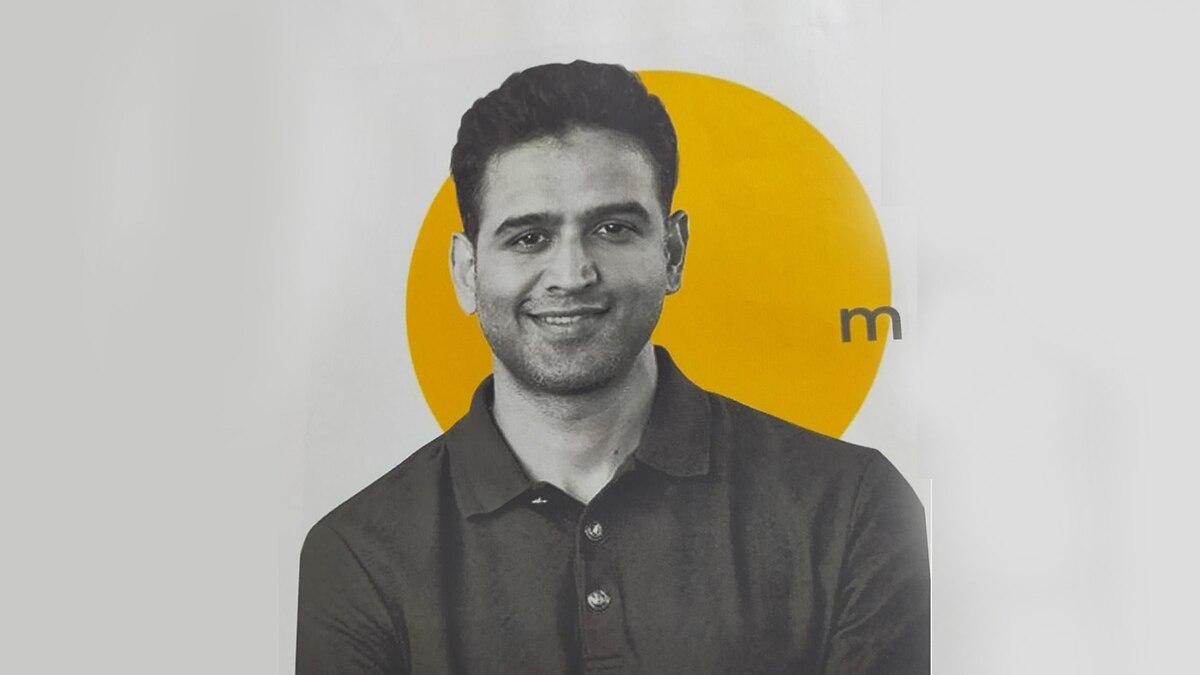 He also shared a picture of Kamath, which he said was put up on his wall 1.5 years back. He also shared a picture of Kamath, which he said was put up on his wall 1.5 years back.