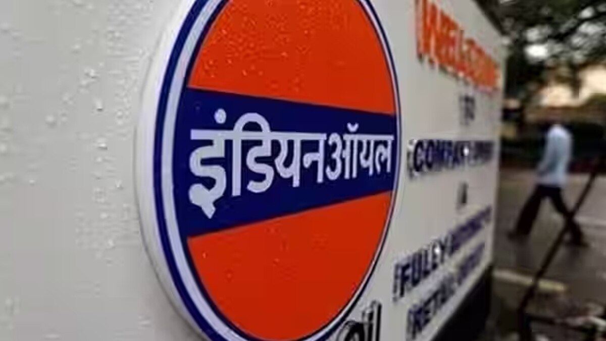 Petrol, diesel revised price on October 18: Check current rates per litre in Mumbai, Delhi, Kolkata, other cities here  