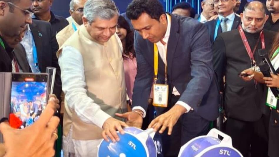 The optical fibre was unveiled at the 7th edition of India Mobile Congress (IMC) 2023 by Union Minister Ashwini Vaishnaw. The optical fibre was unveiled at the 7th edition of India Mobile Congress (IMC) 2023 by Union Minister Ashwini Vaishnaw.