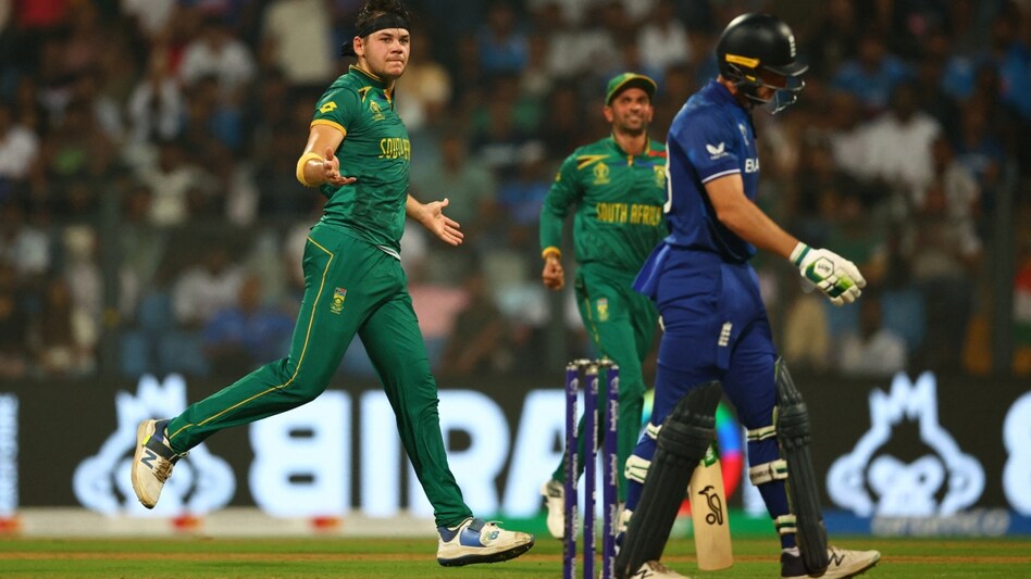ICC Cricket World Cup 2023 - England v South Africa - Wankhede Stadium, Mumbai, India - October 21, 2023 South Africa's Gerald Coetzee celebrates after taking the wicket of England's Jos Buttler (REUTERS/Andrew Boyers) ICC Cricket World Cup 2023 - England v South Africa - Wankhede Stadium, Mumbai, India - October 21, 2023 South Africa's Gerald Coetzee celebrates after taking the wicket of England's Jos Buttler (REUTERS/Andrew Boyers)