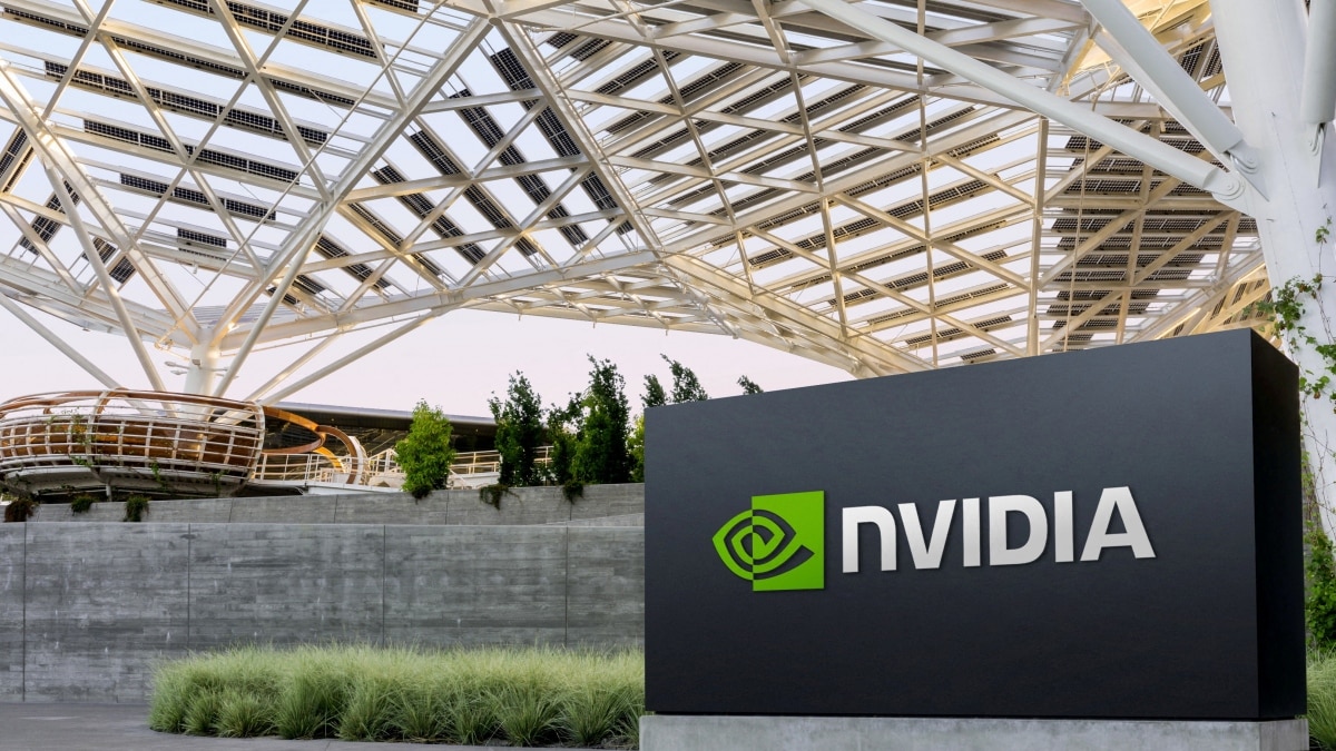Foxconn recently announced that they will use Nvidia chips to build self-driving platforms Foxconn recently announced that they will use Nvidia chips to build self-driving platforms
