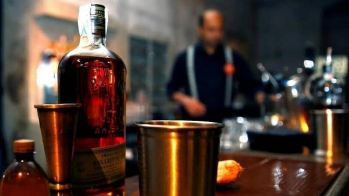 Alcohol served in Maharashtra’s bars, clubs to get expensive from November 1: Report
