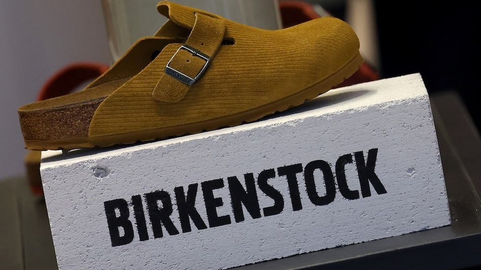 Birkenstock stumbles in underwhelming US market debut Birkenstock stumbles in underwhelming US market debut