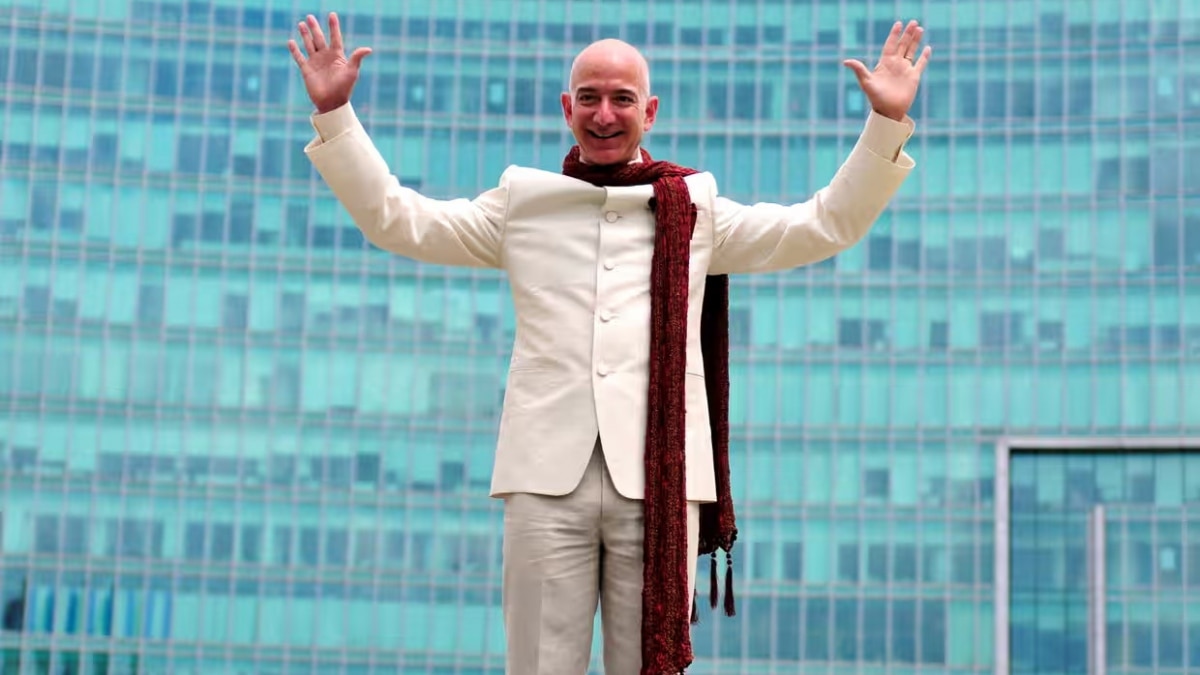 Jeff Bezos reportedly managed to secure a 7.1% discount from the property's initial listing price of $85 million (Photo: Abhishek Chinnappa/Reuters) Jeff Bezos reportedly managed to secure a 7.1% discount from the property's initial listing price of $85 million (Photo: Abhishek Chinnappa/Reuters)