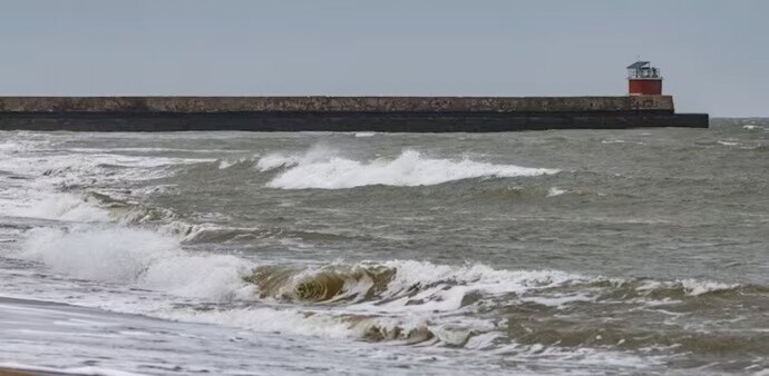 IMD said that the brewing cyclone 'Tej' in the Arabian Sea is turning into a ‘cyclonic storm’ today IMD said that the brewing cyclone 'Tej' in the Arabian Sea is turning into a ‘cyclonic storm’ today