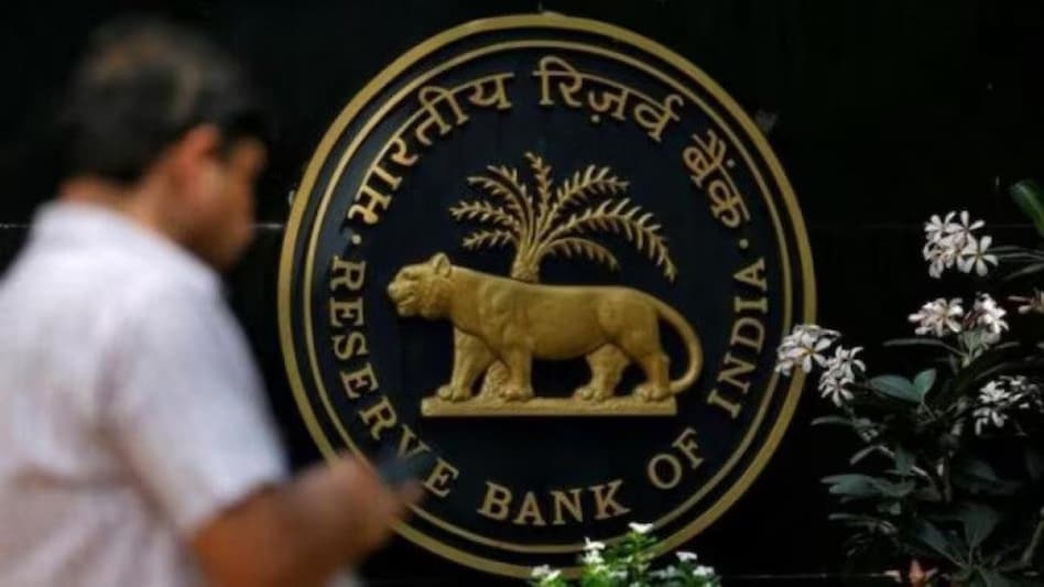 RBI asks private banks to have at least 2 whole-time directors RBI asks private banks to have at least 2 whole-time directors