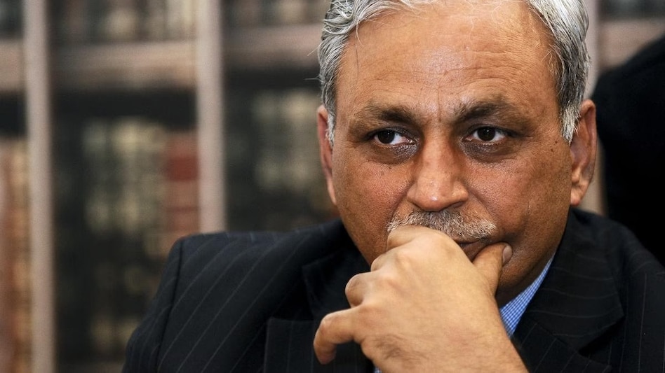 Gurnani said that young people should invest the 10,000 hours that it takes to become a master in their field. Gurnani said that young people should invest the 10,000 hours that it takes to become a master in their field.