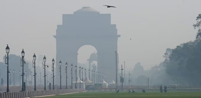 AQI recorded in Delhi University stands at 354, while 314 in IIT Delhi, and 342 in Airport (T3) AQI recorded in Delhi University stands at 354, while 314 in IIT Delhi, and 342 in Airport (T3)