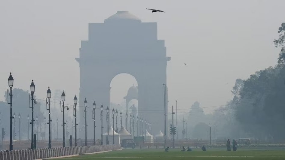 AQI recorded in Delhi University stands at 354, while 314 in IIT Delhi, and 342 in Airport (T3) AQI recorded in Delhi University stands at 354, while 314 in IIT Delhi, and 342 in Airport (T3)