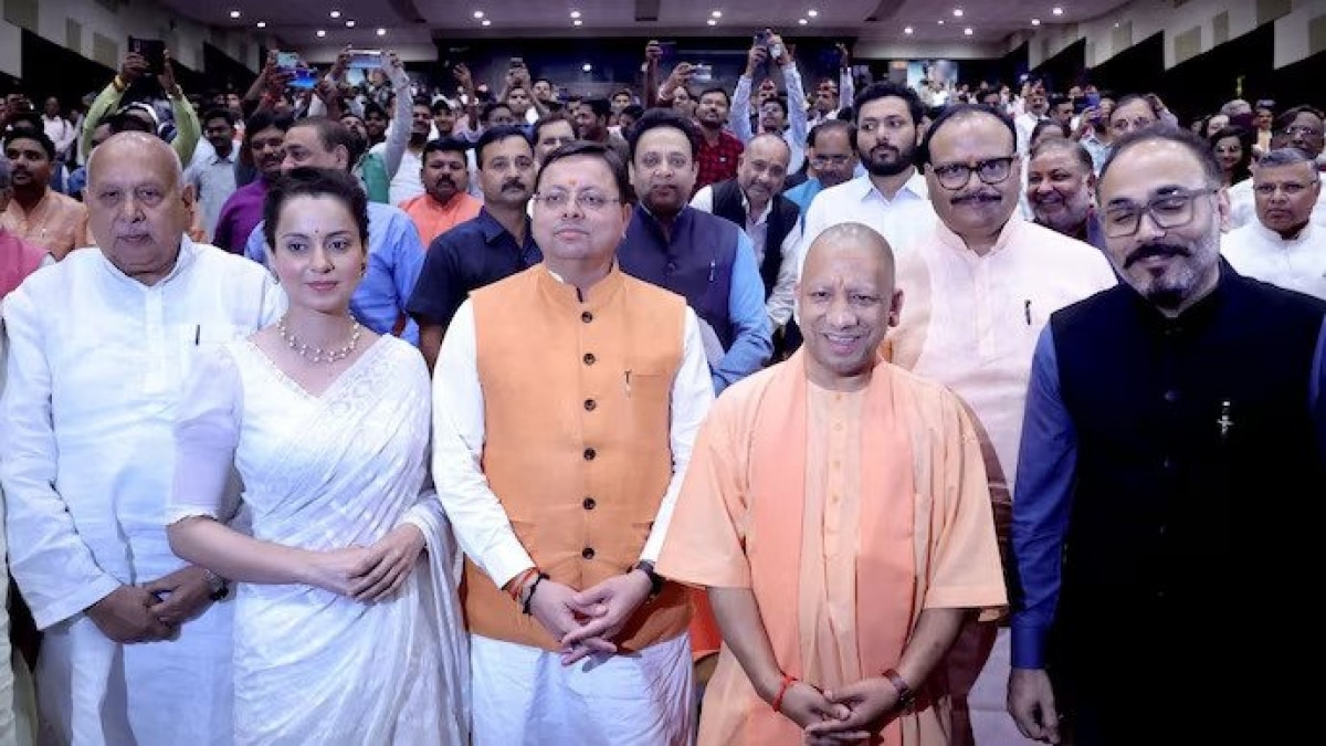 Kangana Ranaut recently shared a picture of her sitting next to NSA Ajit Doval on their flight to Delhi. Kangana Ranaut recently shared a picture of her sitting next to NSA Ajit Doval on their flight to Delhi.