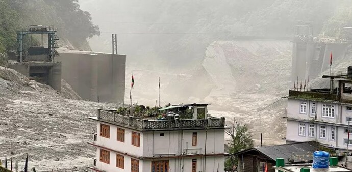 The Indian Army has started three helplines for families of missing people in Sikkim The Indian Army has started three helplines for families of missing people in Sikkim