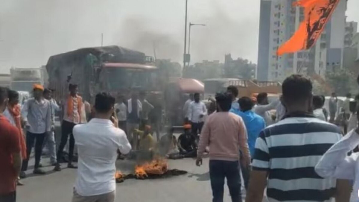 The Maratha community has been staging protests seeking reservations in government jobs and education under the OBC category. The Maratha community has been staging protests seeking reservations in government jobs and education under the OBC category.