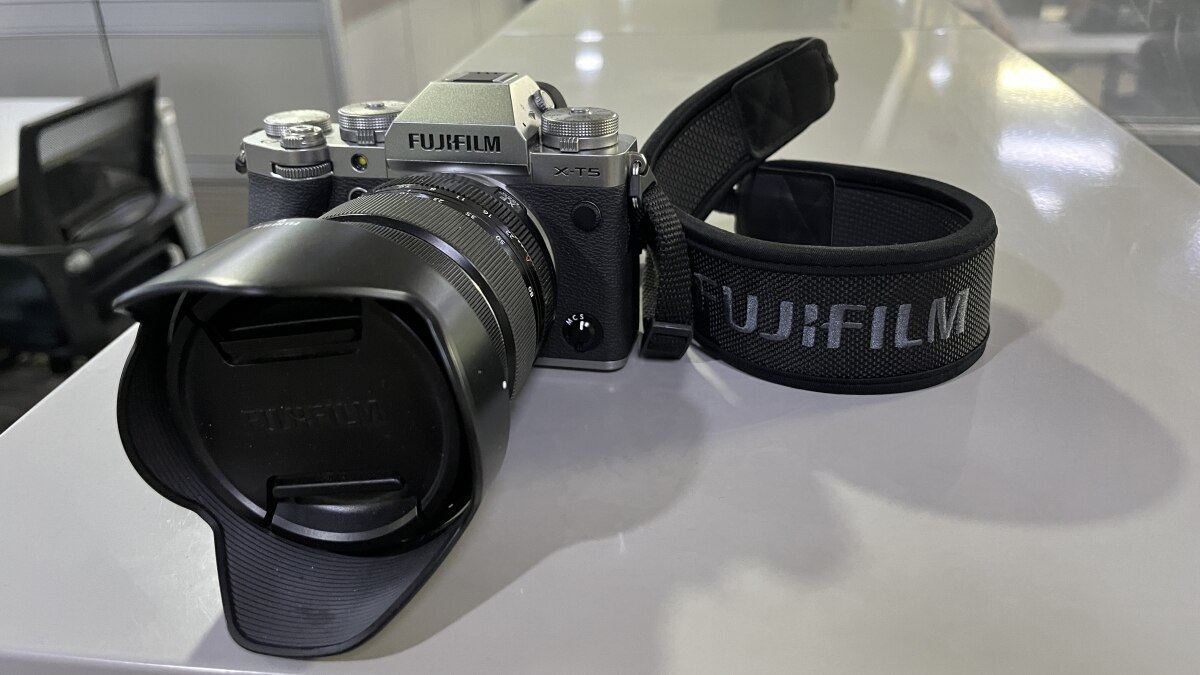 I really liked the old school vibe of the Fujifilm X-T5 mirrorless camera I really liked the old school vibe of the Fujifilm X-T5 mirrorless camera