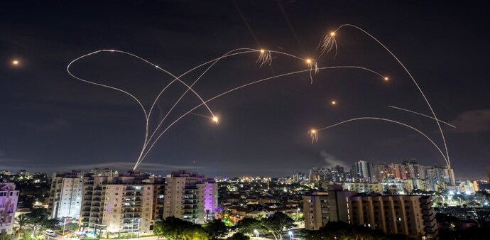 Israel iron dome intercepts missiles from Hamas Israel iron dome intercepts missiles from Hamas