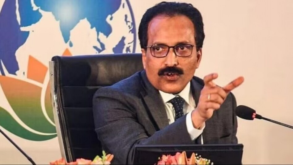 'Gaganyaan' mission aims to send humans into space on a Low Earth Orbit of 400 km for three days and bring them safely back to Earth. 'Gaganyaan' mission aims to send humans into space on a Low Earth Orbit of 400 km for three days and bring them safely back to Earth.