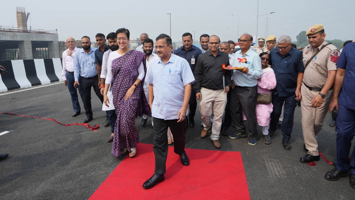 Arvind Kejriwal inaugurated the 3-lane Sarai Kale Khan flyover on Sunday Arvind Kejriwal inaugurated the 3-lane Sarai Kale Khan flyover on Sunday