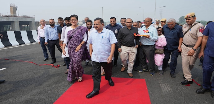 Arvind Kejriwal inaugurated the 3-lane Sarai Kale Khan flyover on Sunday Arvind Kejriwal inaugurated the 3-lane Sarai Kale Khan flyover on Sunday