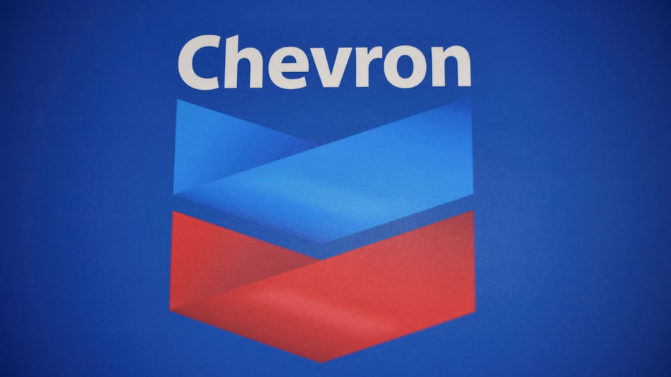 To buy Hess, Chevron is offering $171 for every Hess share, implying a premium of about 4.9% to the share's last close To buy Hess, Chevron is offering $171 for every Hess share, implying a premium of about 4.9% to the share's last close