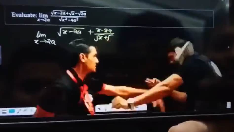 Screenshot from the video where a student can be seen in altercation with teacher during Physics Wallah live class Screenshot from the video where a student can be seen in altercation with teacher during Physics Wallah live class